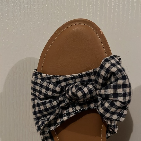 Gingham Bow Sandals - Picture 5 of 5